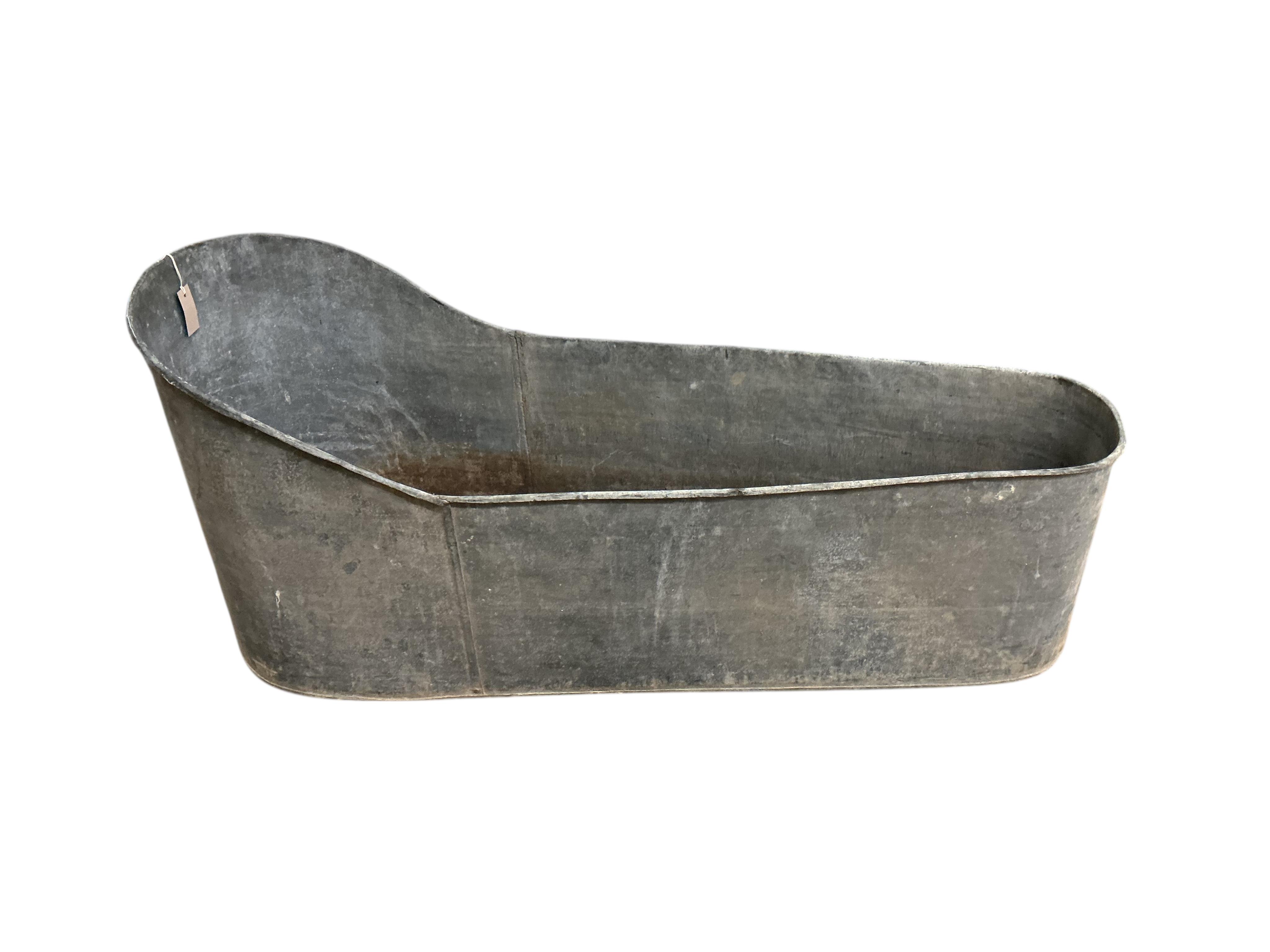 A vintage French zinc bath, length 138cm
